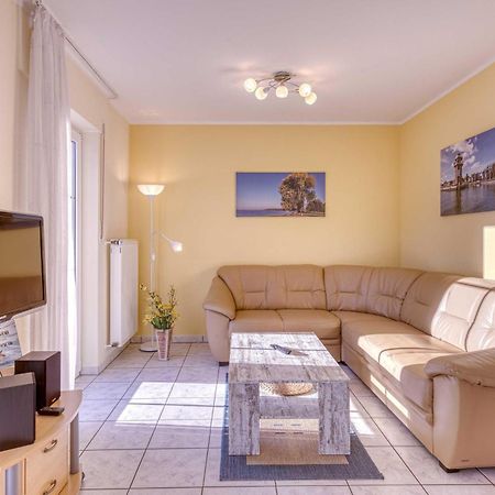 Ferienhaus Schwanensee Fuenfseen Luaran gambar