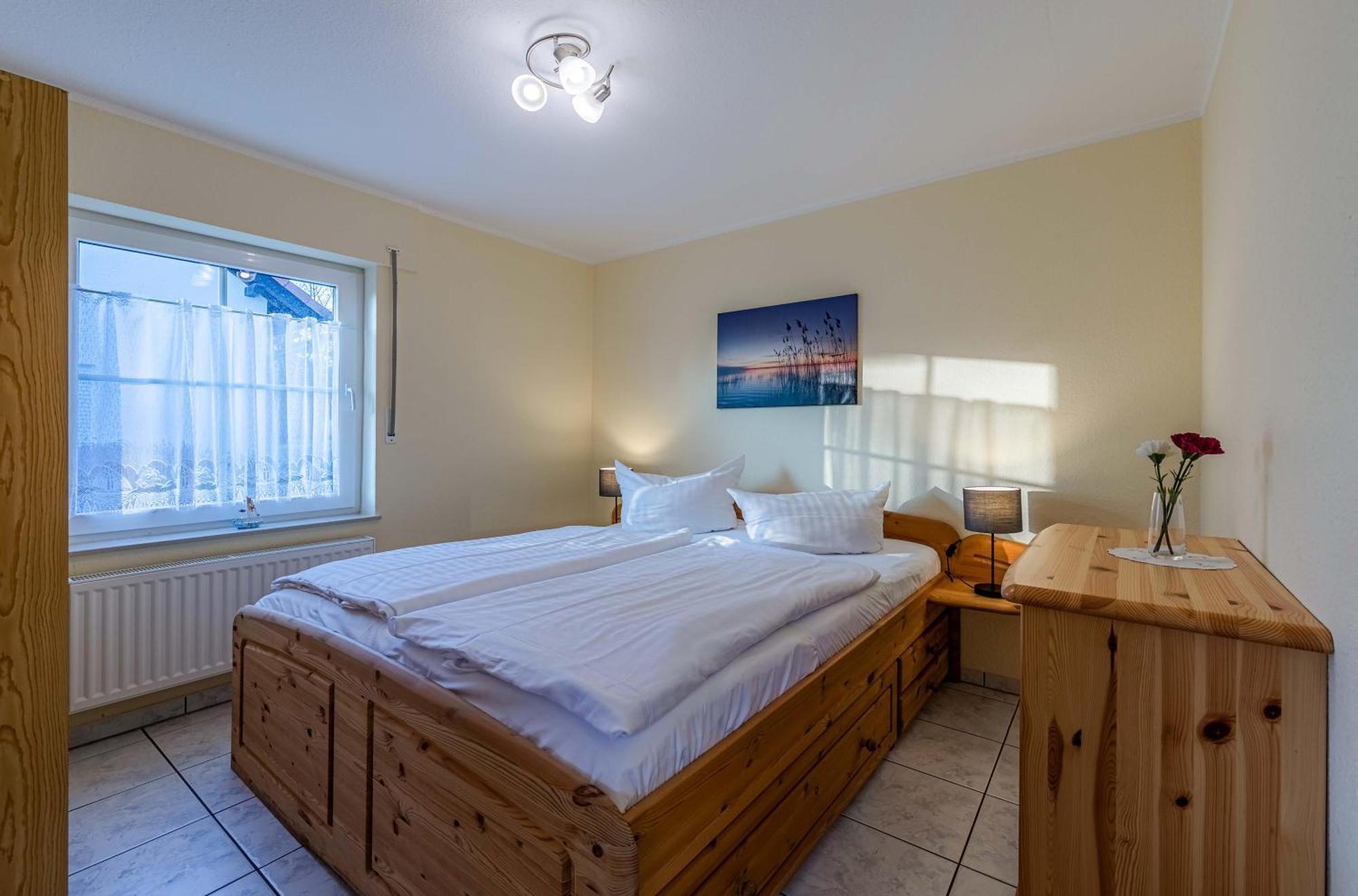 Ferienhaus Schwanensee Fuenfseen Luaran gambar