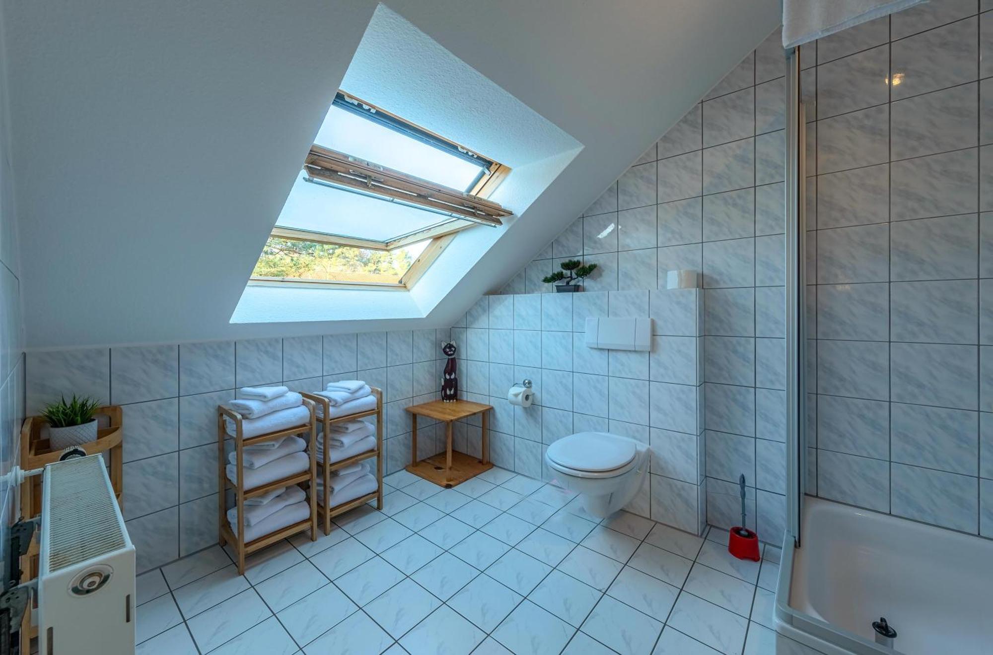 Ferienhaus Schwanensee Fuenfseen Luaran gambar