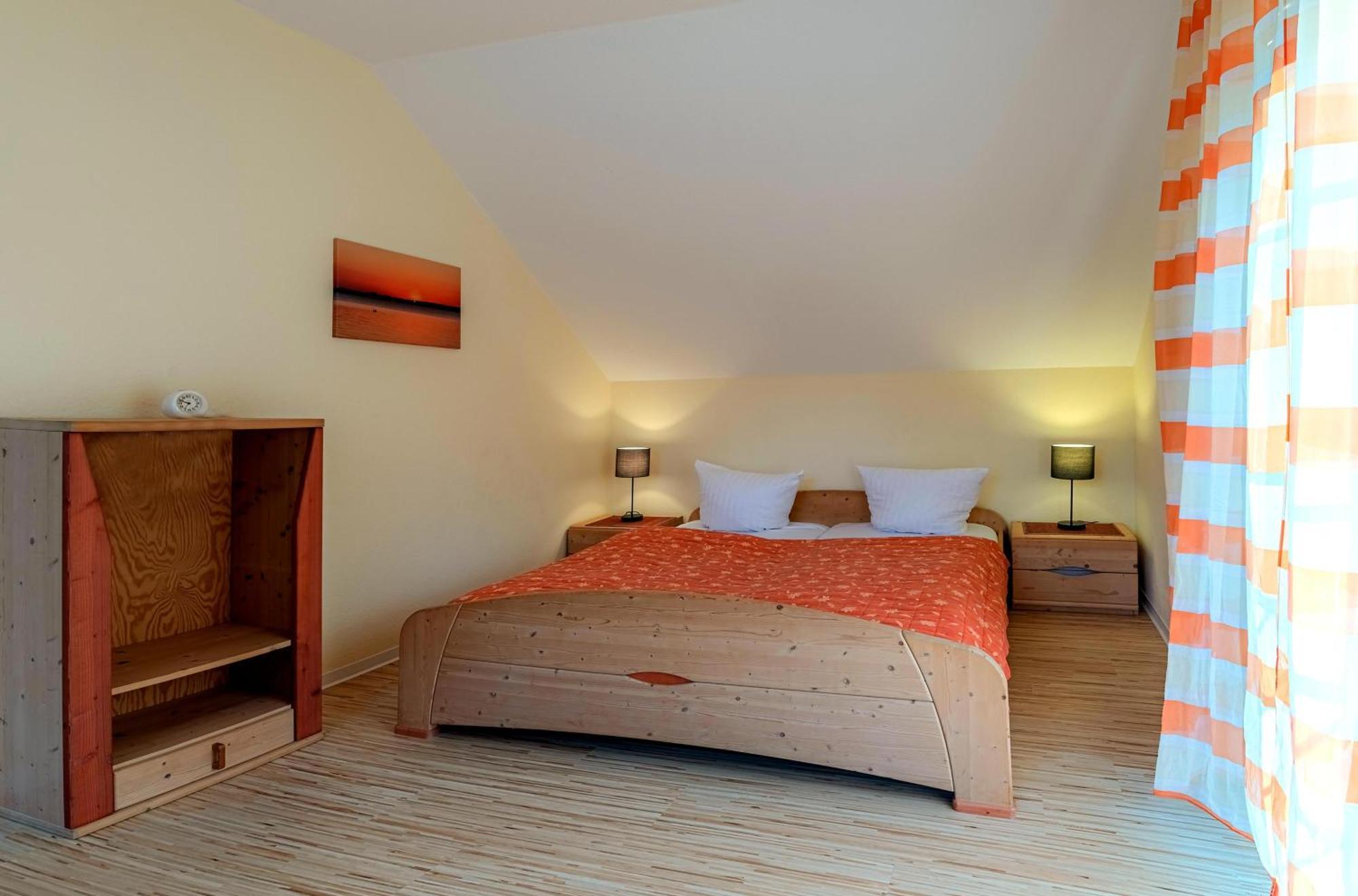 Ferienhaus Schwanensee Fuenfseen Luaran gambar